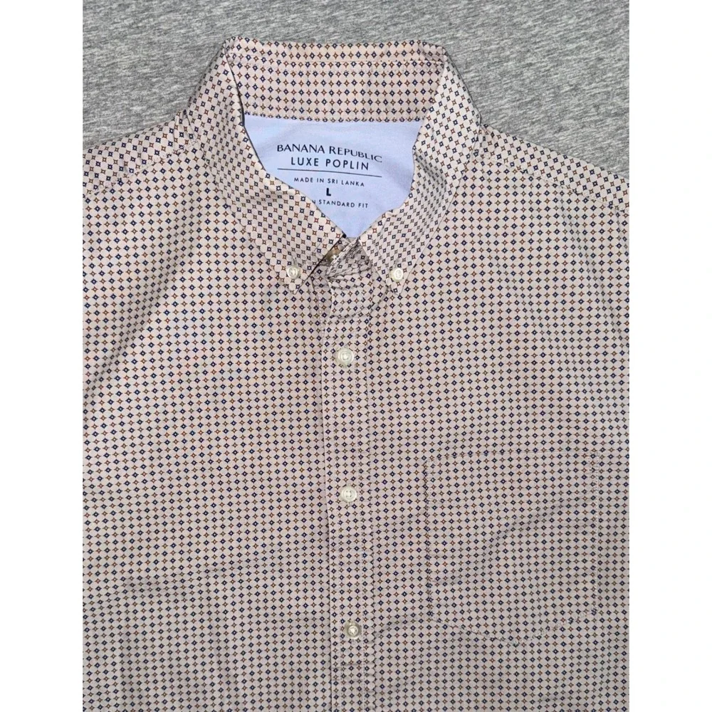 Banana Republic Mens Camden Standard Fit Luxe Poplin Tan Shirt Large Geometric
